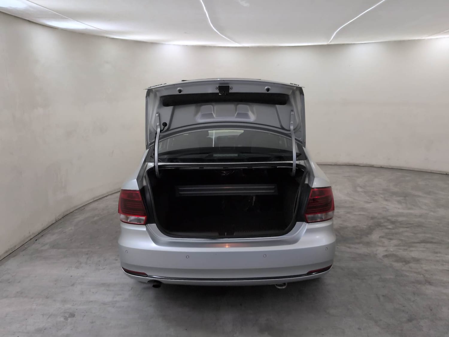 Used 2016 Volkswagen Vento Comfortline 1.2 (P) AT Petrol Automatic interior DICKY DOOR OPEN VIEW