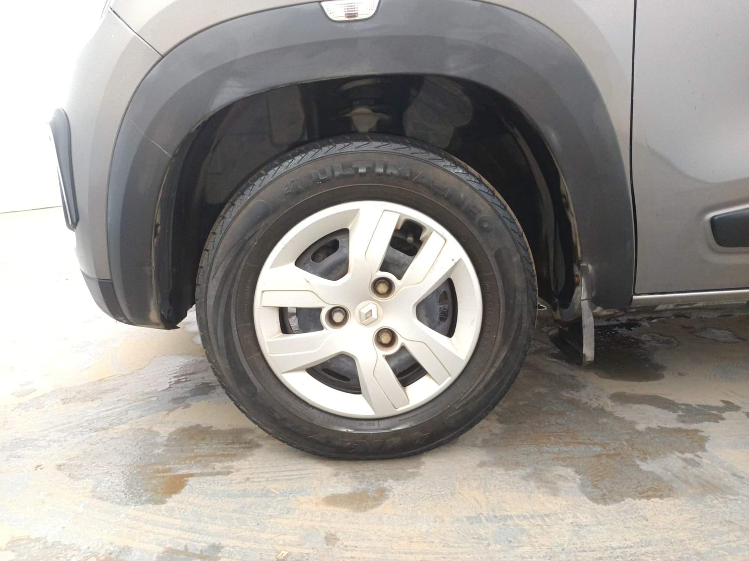 Used 2019 Renault Kwid RXL Petrol Manual tyres LEFT FRONT TYRE RIM VIEW