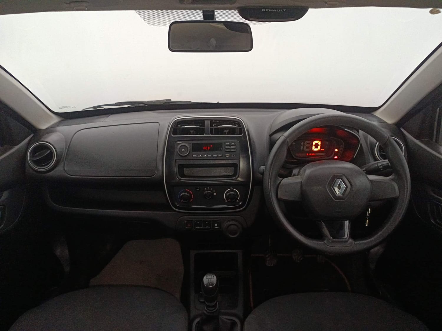 Used 2019 Renault Kwid RXL Petrol Manual interior DASHBOARD VIEW