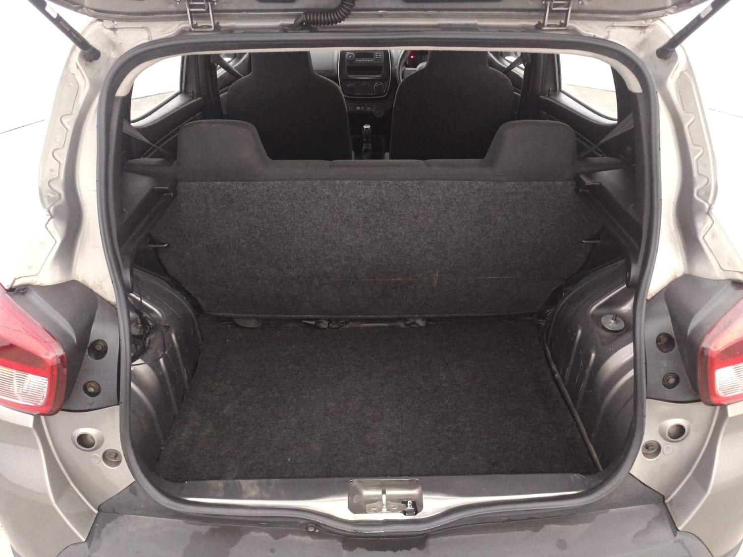 Used 2019 Renault Kwid RXL Petrol Manual interior DICKY INSIDE VIEW