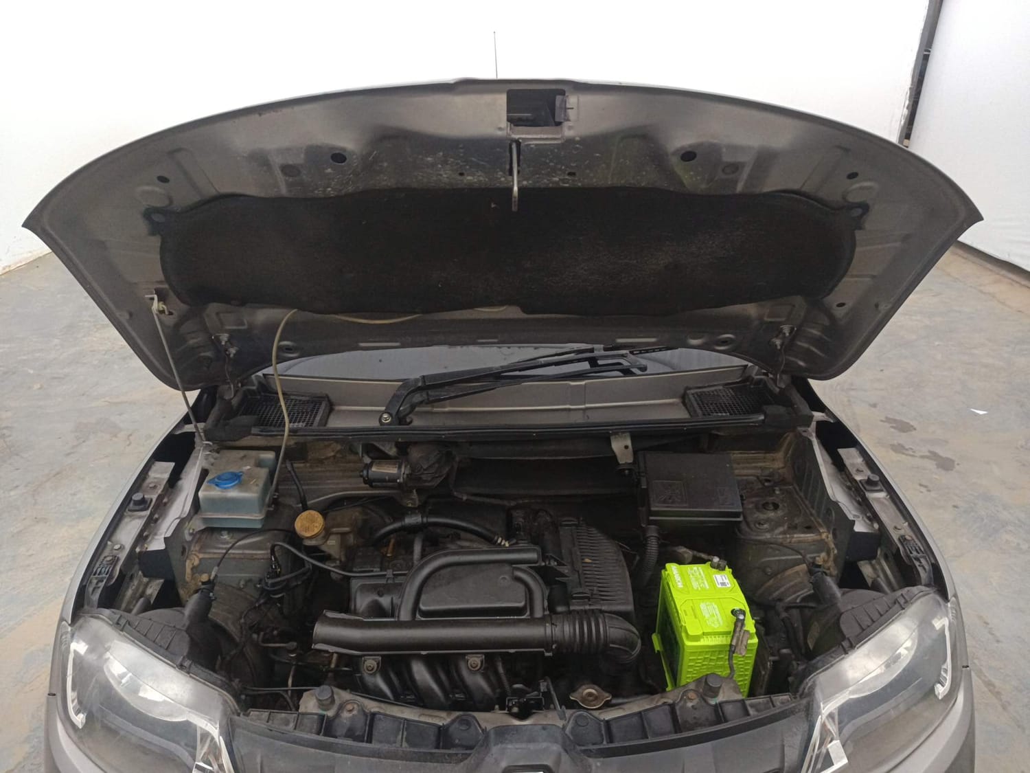 Used 2019 Renault Kwid RXL Petrol Manual engine ENGINE & BONNET OPEN FRONT VIEW