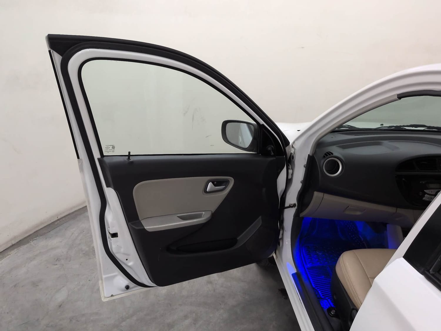 Used 2016 Maruti Suzuki Alto K10 VXi (O) Petrol Manual interior LEFT FRONT DOOR OPEN VIEW