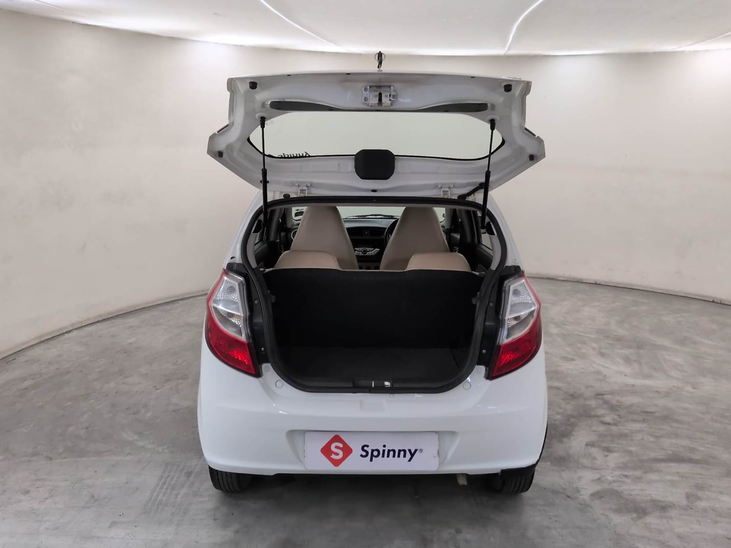 Used 2016 Maruti Suzuki Alto K10 VXi (O) Petrol Manual interior DICKY DOOR OPEN VIEW