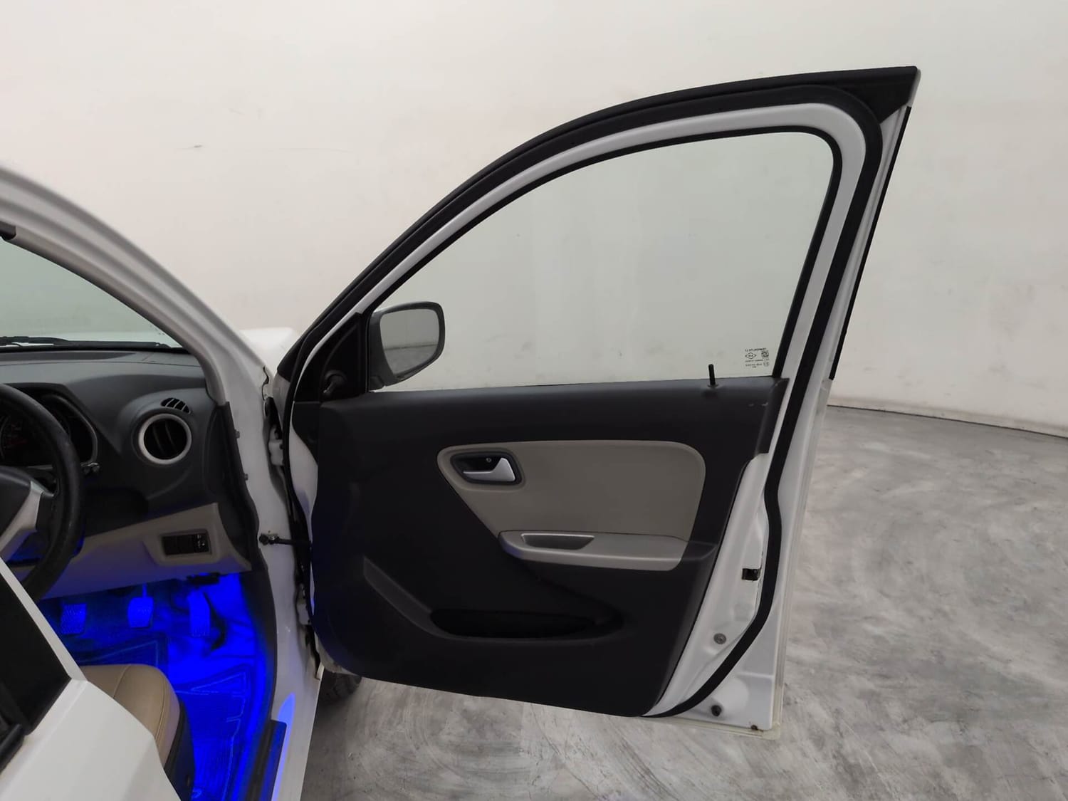 Used 2016 Maruti Suzuki Alto K10 VXi (O) Petrol Manual interior RIGHT FRONT DOOR OPEN VIEW