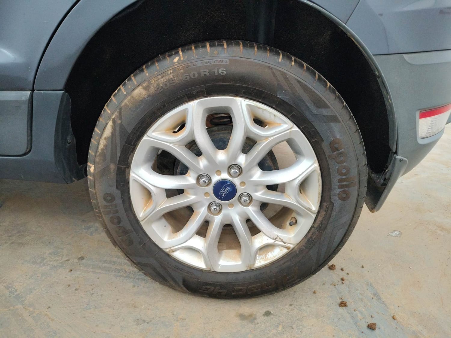 Used 2014 Ford EcoSport Titanium 1.5 Ti-VCT Petrol Manual tyres LEFT REAR TYRE RIM VIEW