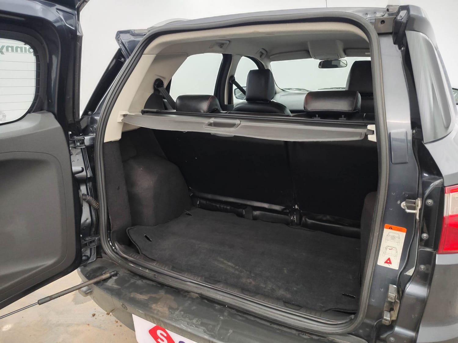 Used 2014 Ford EcoSport Titanium 1.5 Ti-VCT Petrol Manual interior DICKY INSIDE VIEW