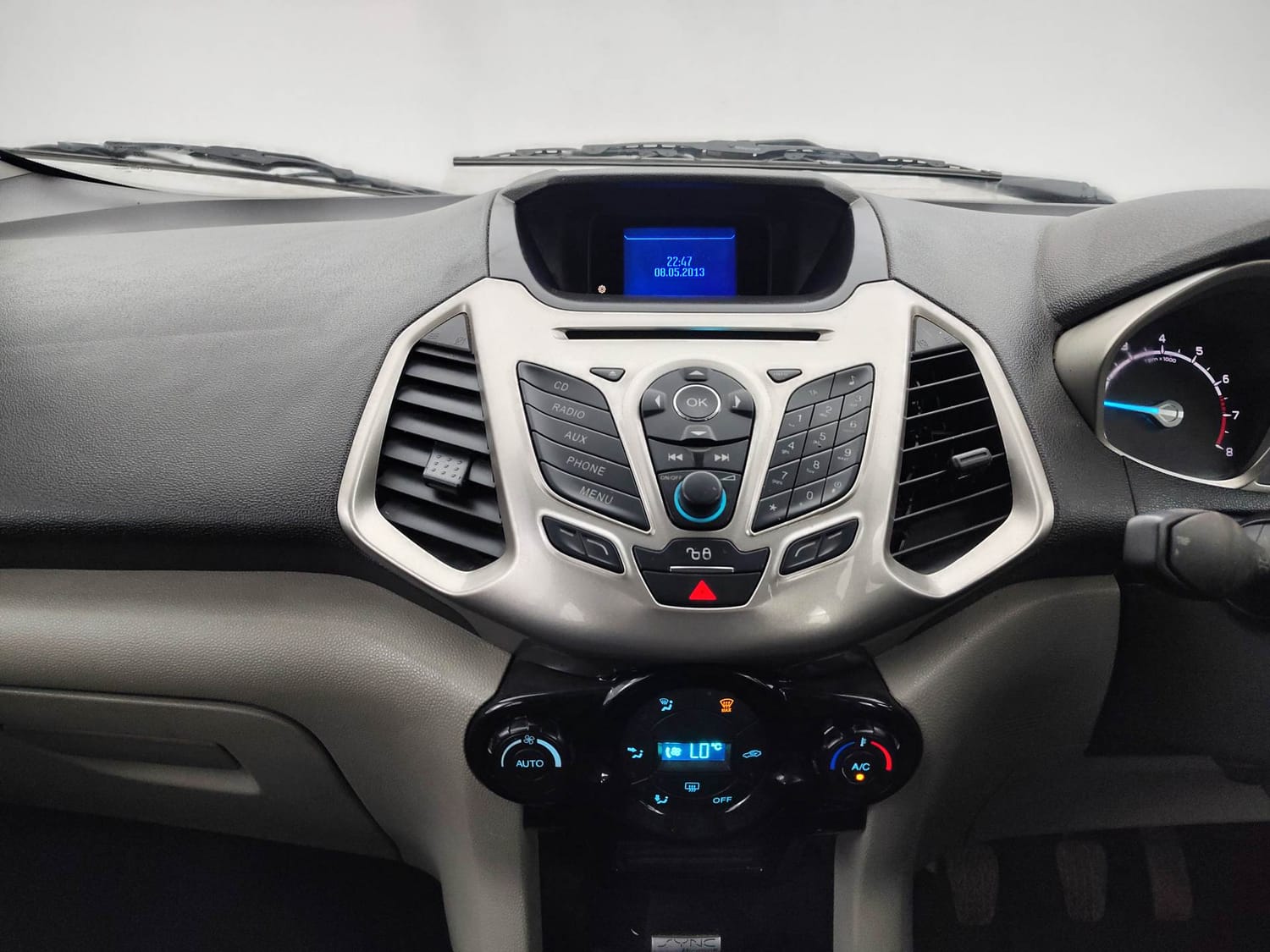 Used 2014 Ford EcoSport Titanium 1.5 Ti-VCT Petrol Manual interior MUSIC SYSTEM & AC CONTROL VIEW