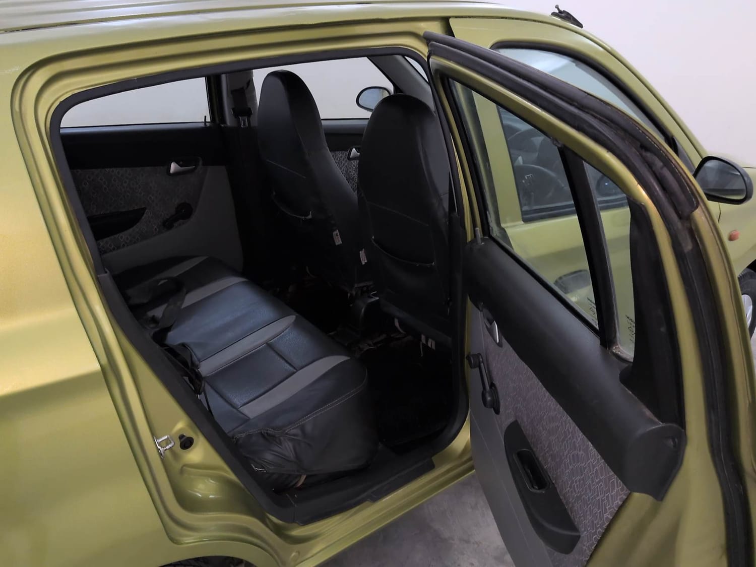 Used 2016 Maruti Suzuki Alto 800 Lxi Petrol Manual interior RIGHT SIDE REAR DOOR CABIN VIEW