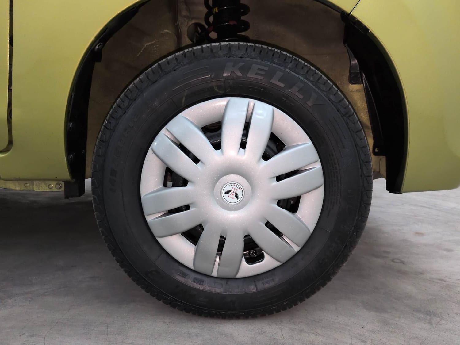 Used 2016 Maruti Suzuki Alto 800 Lxi Petrol Manual tyres RIGHT FRONT TYRE RIM VIEW