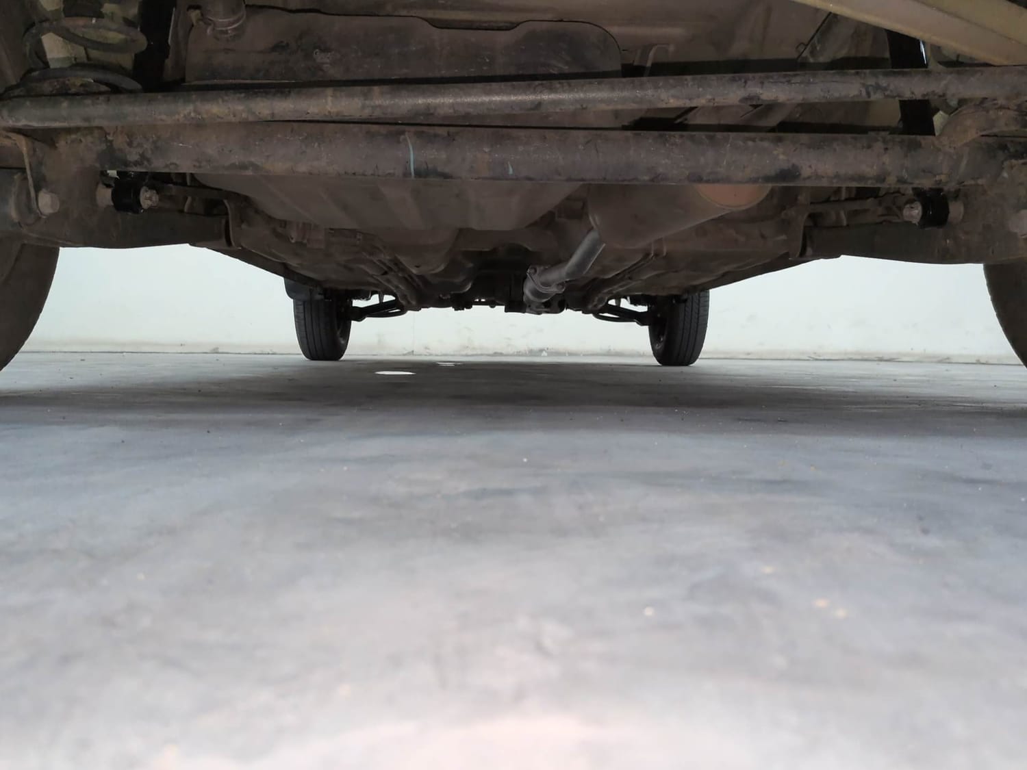 Used 2016 Maruti Suzuki Alto 800 Lxi Petrol Manual extra REAR UNDERBODY VIEW (TAKEN FROM REAR)
