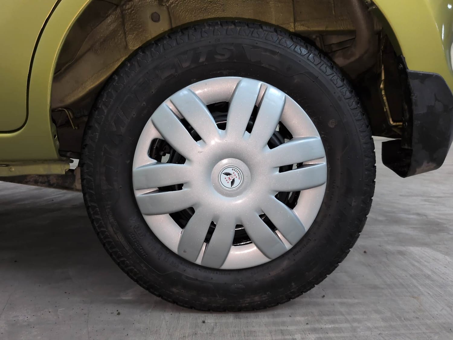Used 2016 Maruti Suzuki Alto 800 Lxi Petrol Manual tyres LEFT REAR TYRE RIM VIEW