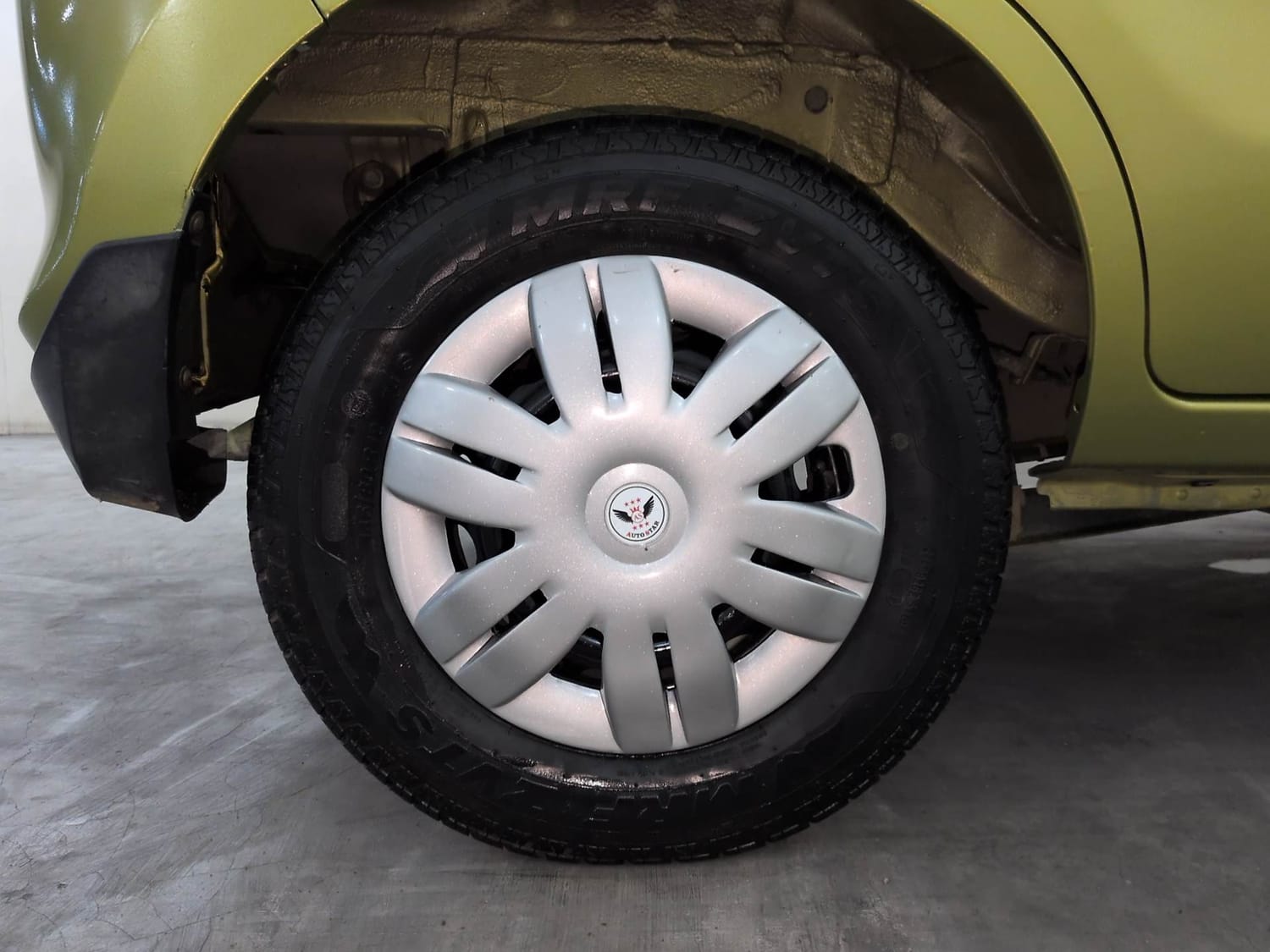 Used 2016 Maruti Suzuki Alto 800 Lxi Petrol Manual tyres RIGHT REAR TYRE RIM VIEW