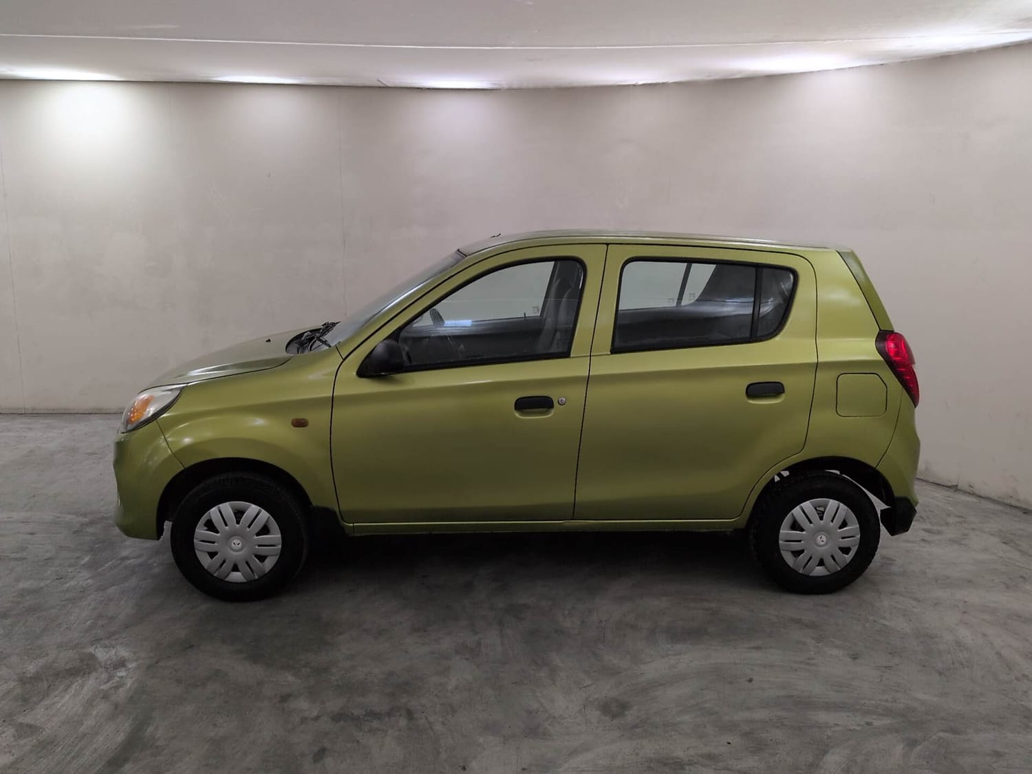 Used 2016 Maruti Suzuki Alto 800 Lxi Petrol Manual exterior LEFT SIDE VIEW