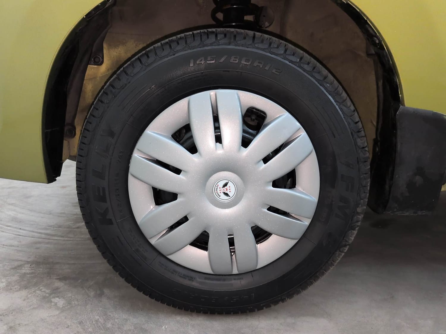 Used 2016 Maruti Suzuki Alto 800 Lxi Petrol Manual tyres LEFT FRONT TYRE RIM VIEW