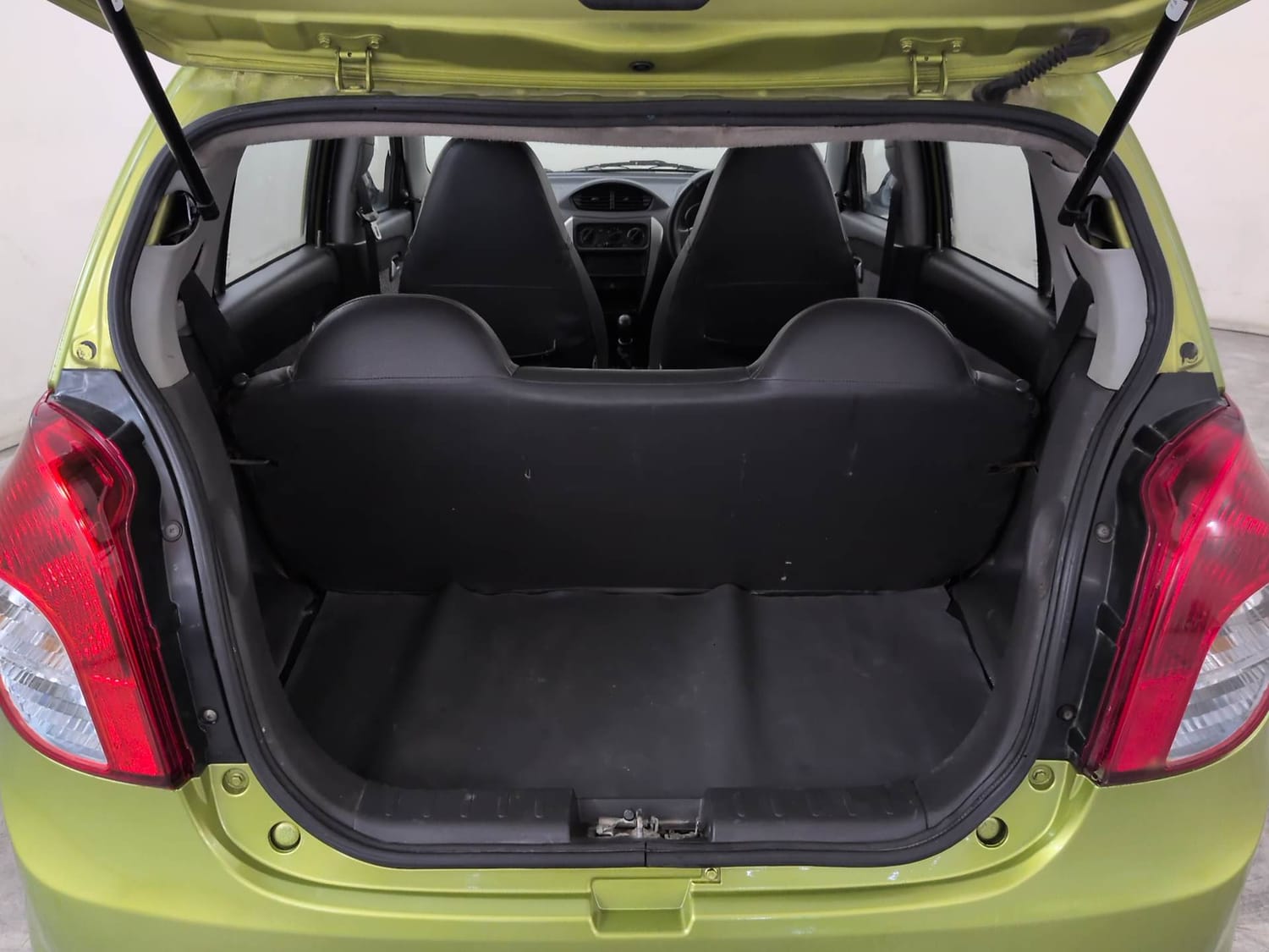 Used 2016 Maruti Suzuki Alto 800 Lxi Petrol Manual interior DICKY INSIDE VIEW