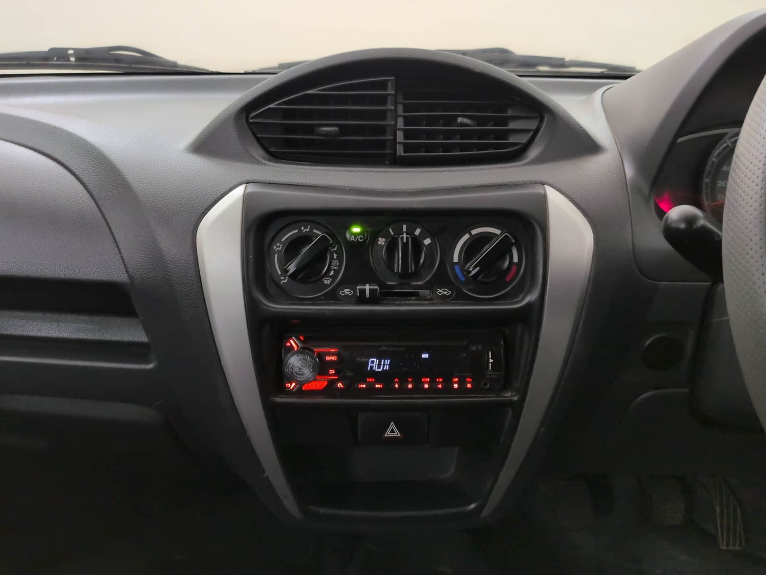 Used 2018 Maruti Suzuki Alto 800 LXi Petrol Manual interior MUSIC SYSTEM & AC CONTROL VIEW