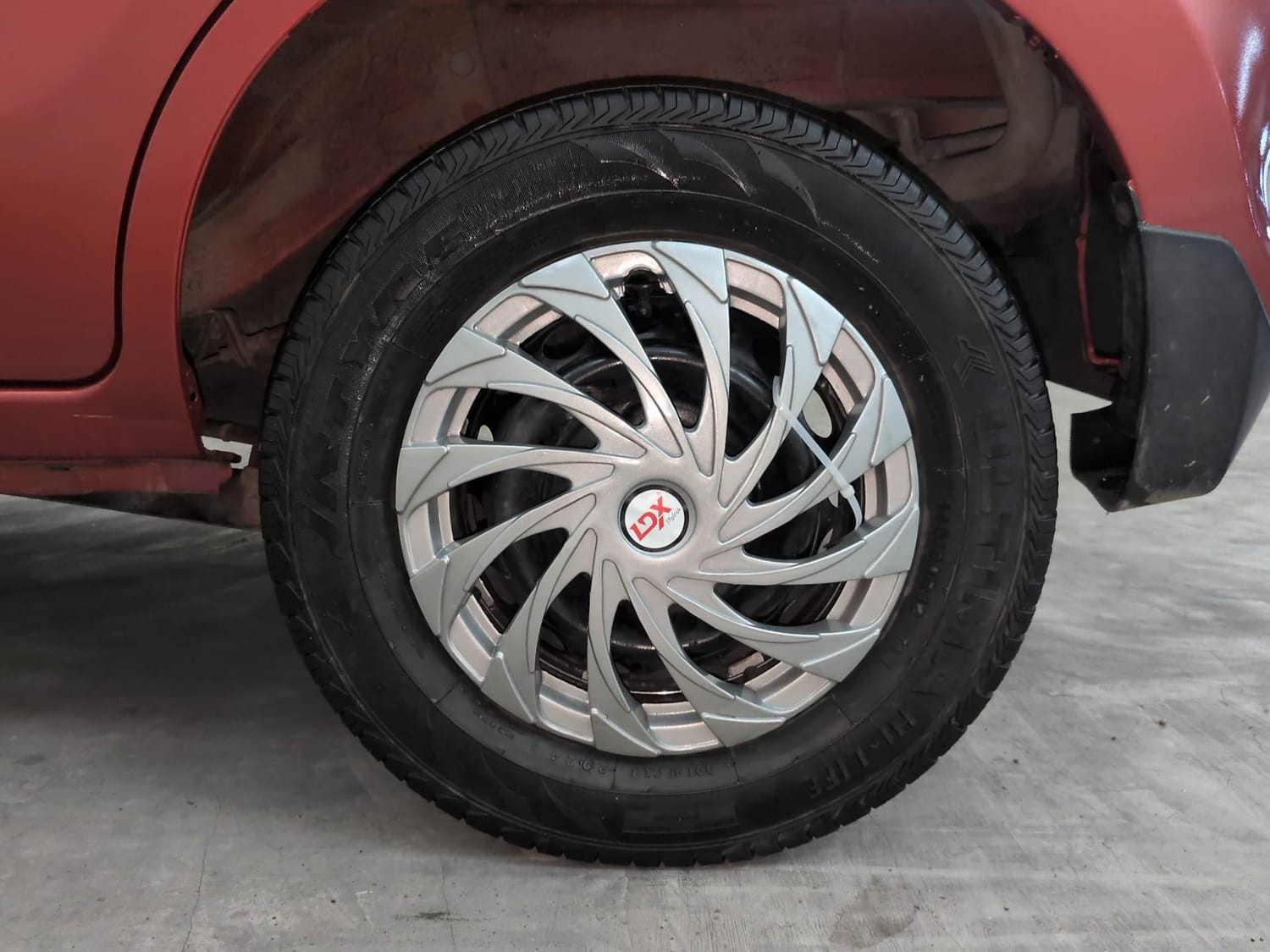 Used 2018 Maruti Suzuki Alto 800 LXi Petrol Manual tyres LEFT REAR TYRE RIM VIEW