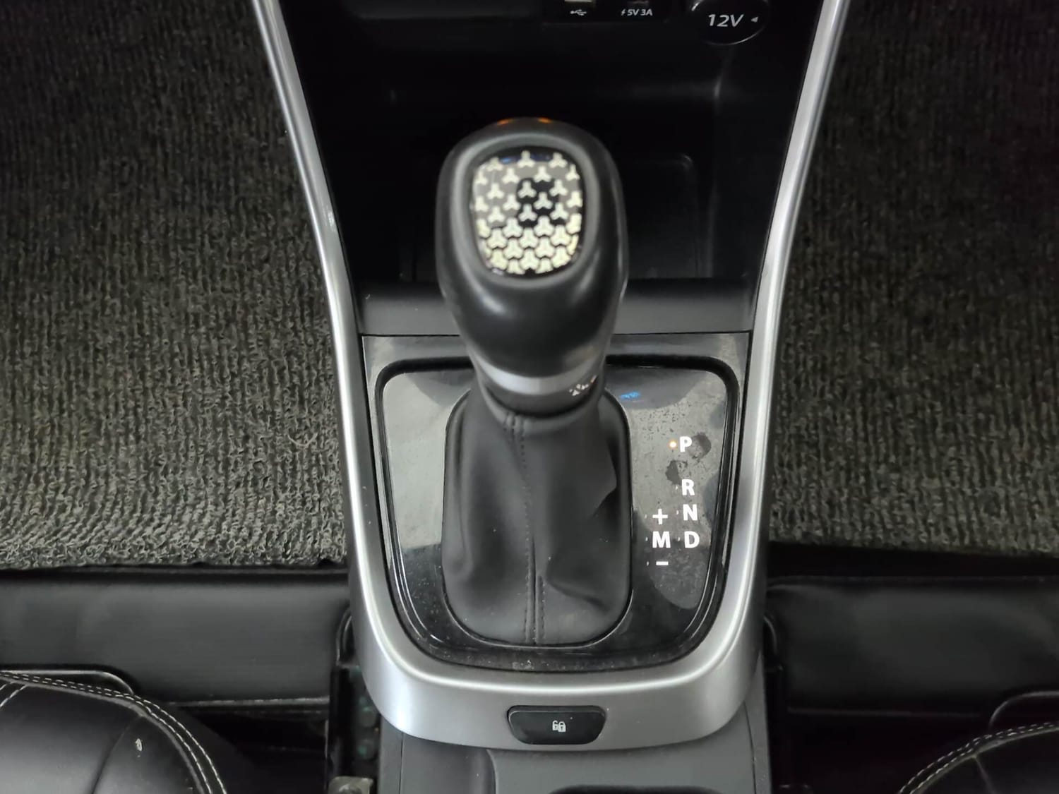 Used 2025 Tata Altroz XZA Lux Petrol Petrol Automatic interior GEAR  KNOB VIEW