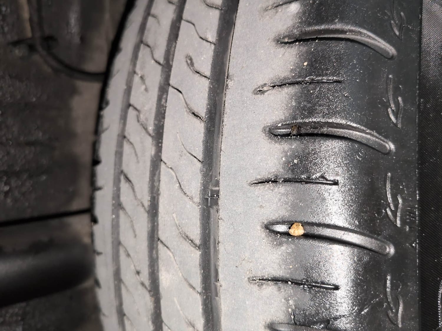 Used 2025 Tata Altroz XZA Lux Petrol Petrol Automatic tyres RIGHT REAR TYRE TREAD VIEW
