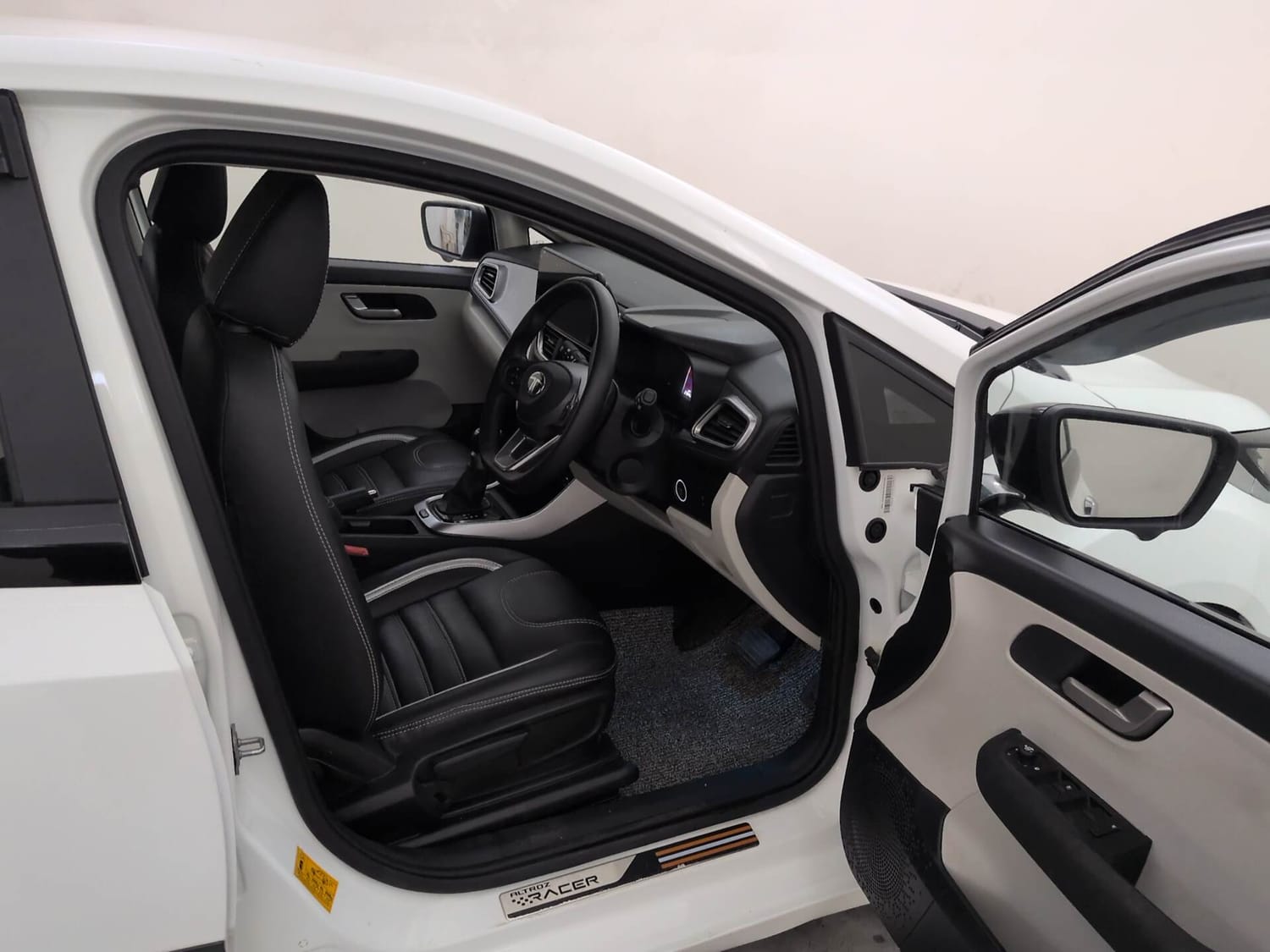 Used 2025 Tata Altroz XZA Lux Petrol Petrol Automatic interior RIGHT SIDE FRONT DOOR CABIN VIEW