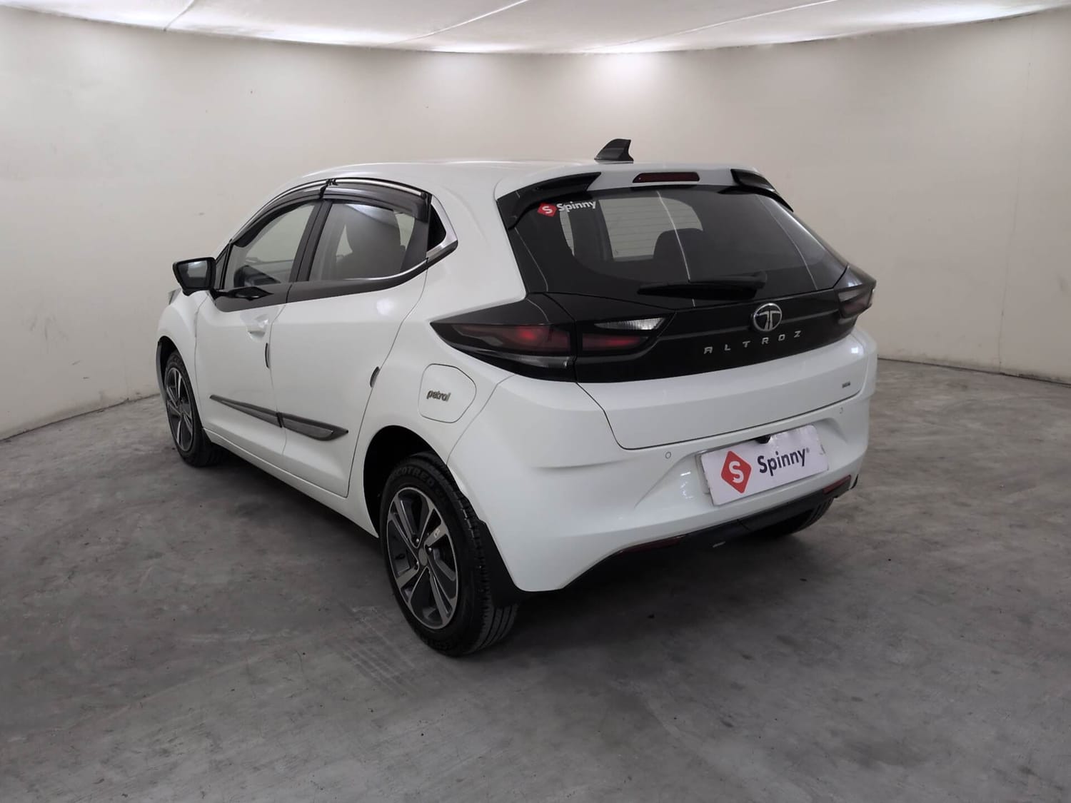 Used 2025 Tata Altroz XZA Lux Petrol Petrol Automatic exterior LEFT REAR CORNER VIEW