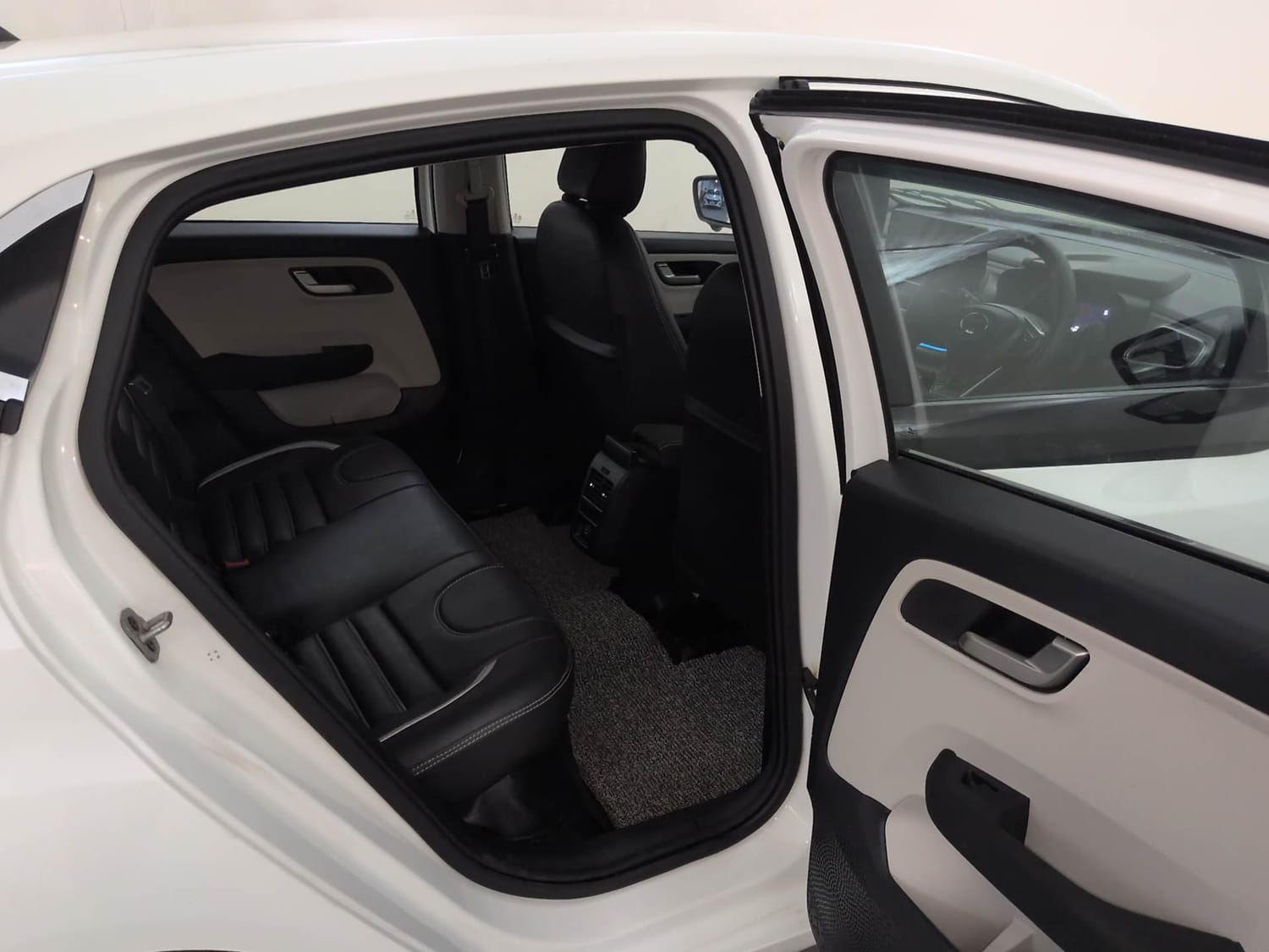 Used 2025 Tata Altroz XZA Lux Petrol Petrol Automatic interior RIGHT SIDE REAR DOOR CABIN VIEW