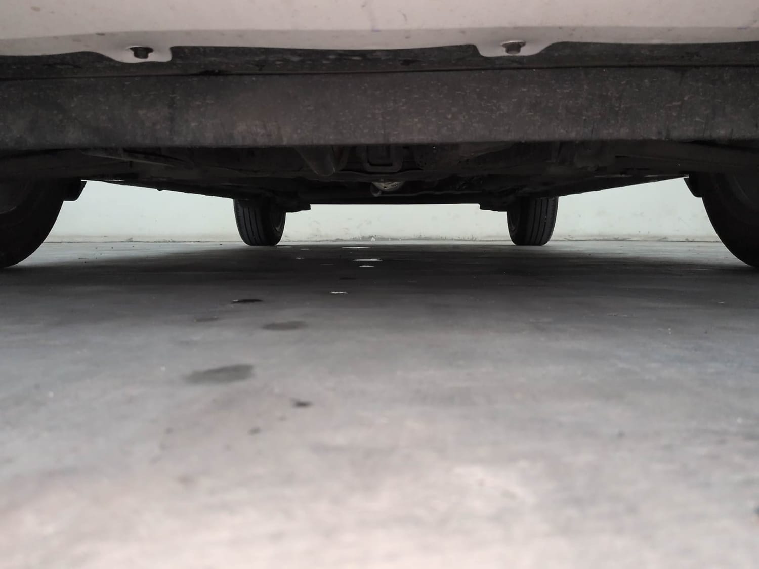 Used 2025 Tata Altroz XZA Lux Petrol Petrol Automatic extra FRONT LEFT UNDERBODY VIEW
