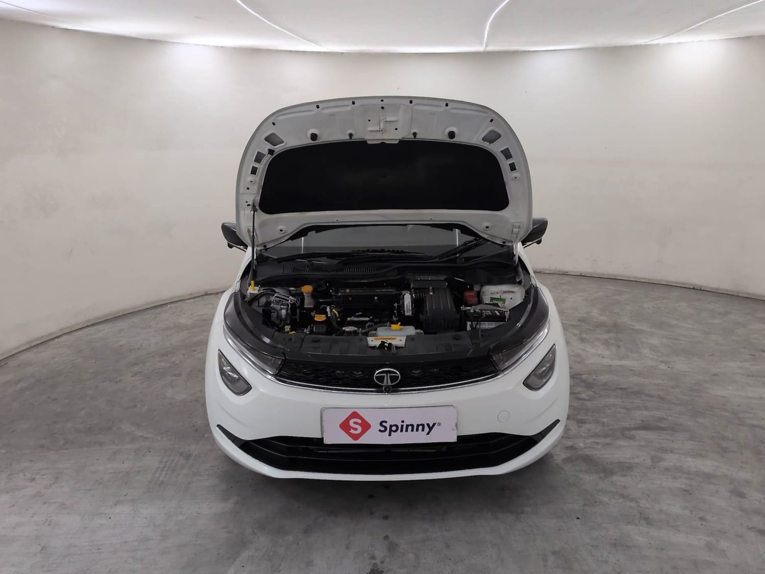 Used 2025 Tata Altroz XZA Lux Petrol Petrol Automatic engine ENGINE & BONNET OPEN FRONT VIEW