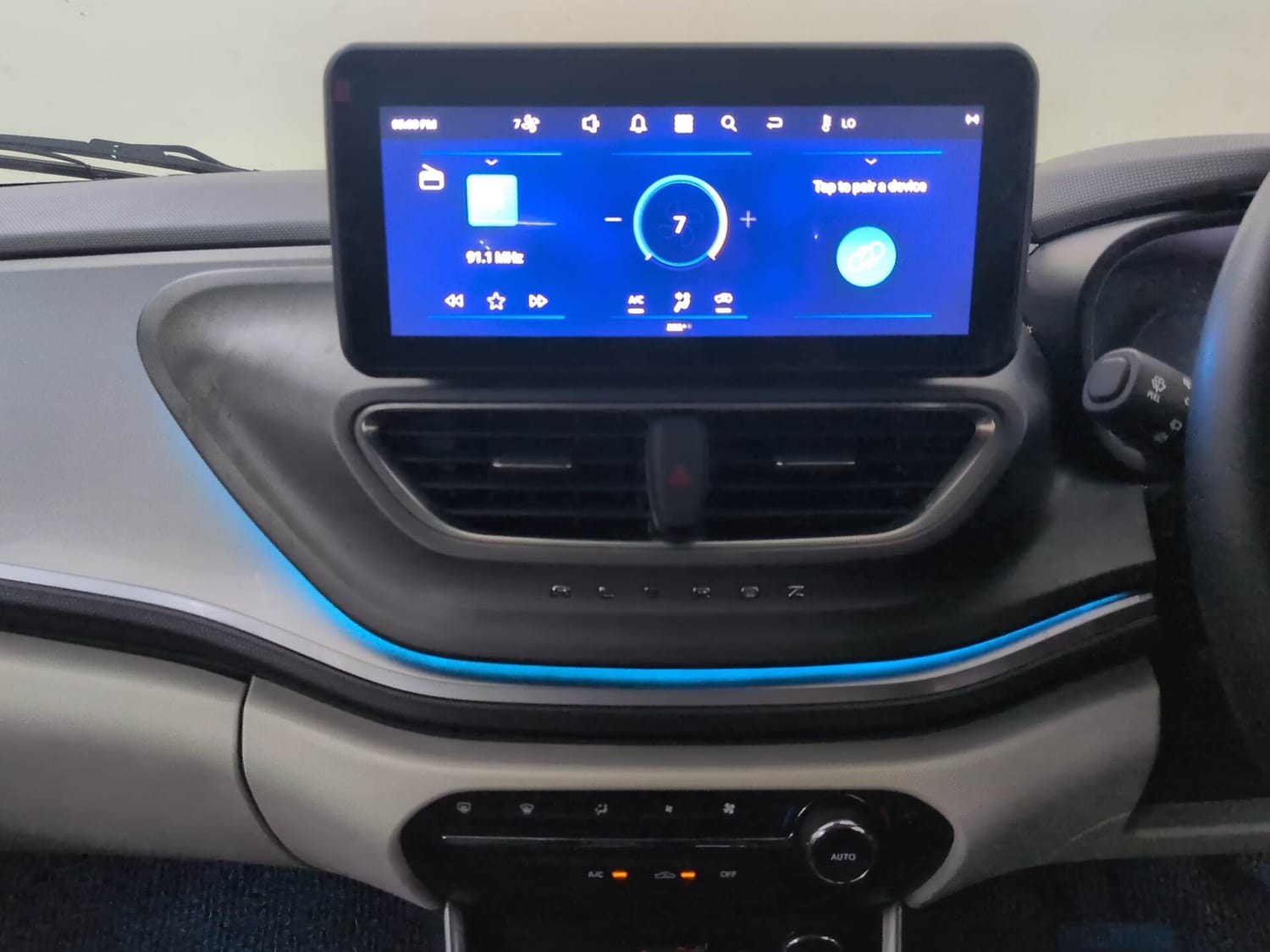Used 2025 Tata Altroz XZA Lux Petrol Petrol Automatic interior MUSIC SYSTEM & AC CONTROL VIEW