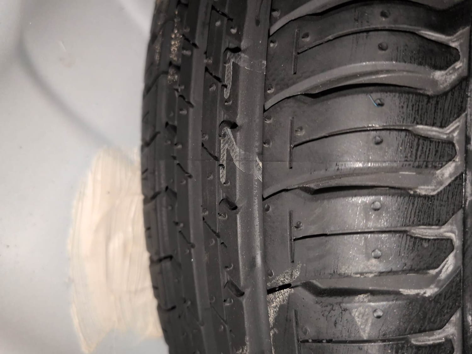 Used 2025 Tata Altroz XZA Lux Petrol Petrol Automatic tyres SPARE TYRE VIEW
