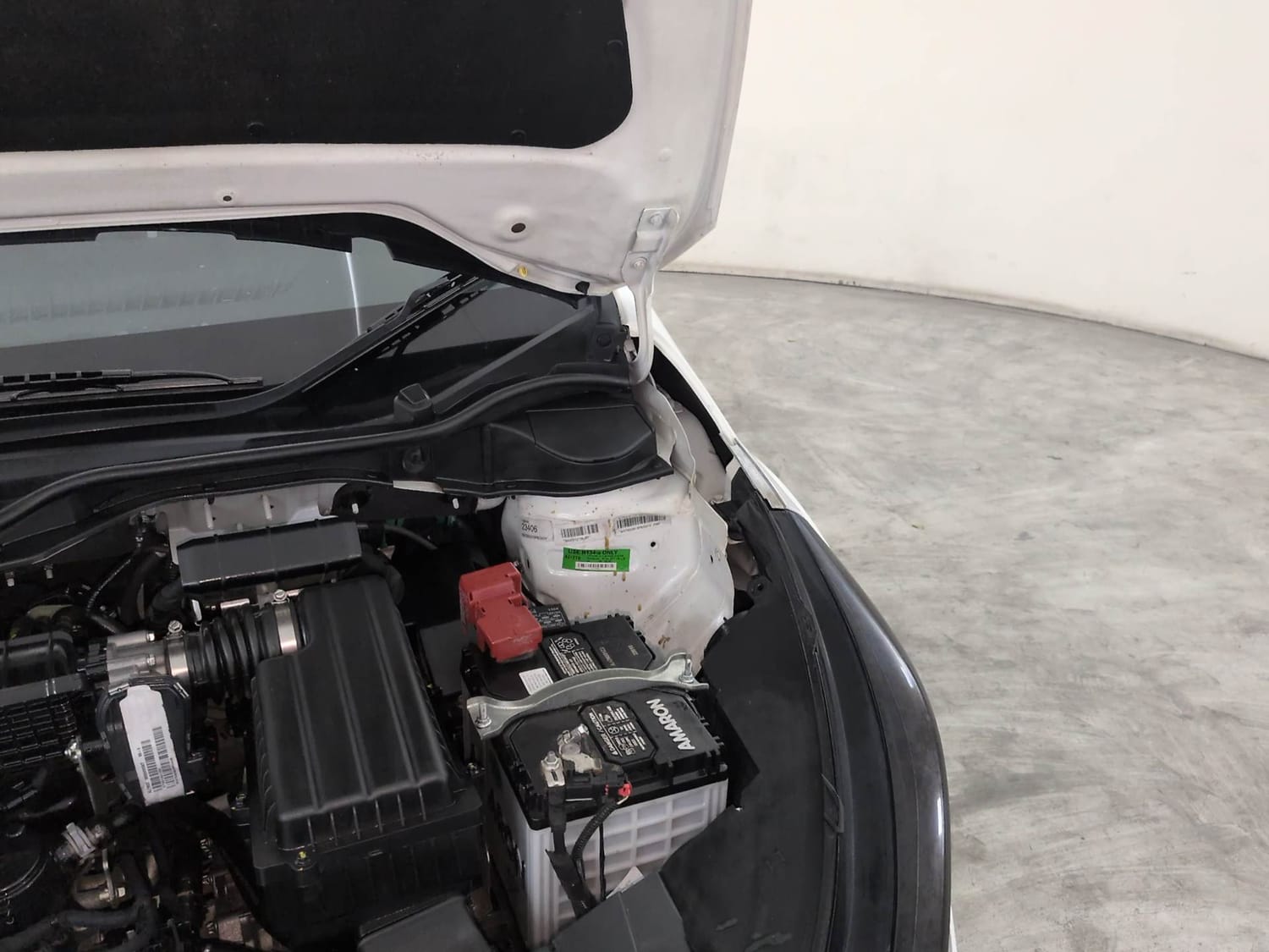 Used 2025 Tata Altroz XZA Lux Petrol Petrol Automatic engine ENGINE LEFT SIDE HINGE & APRON VIEW