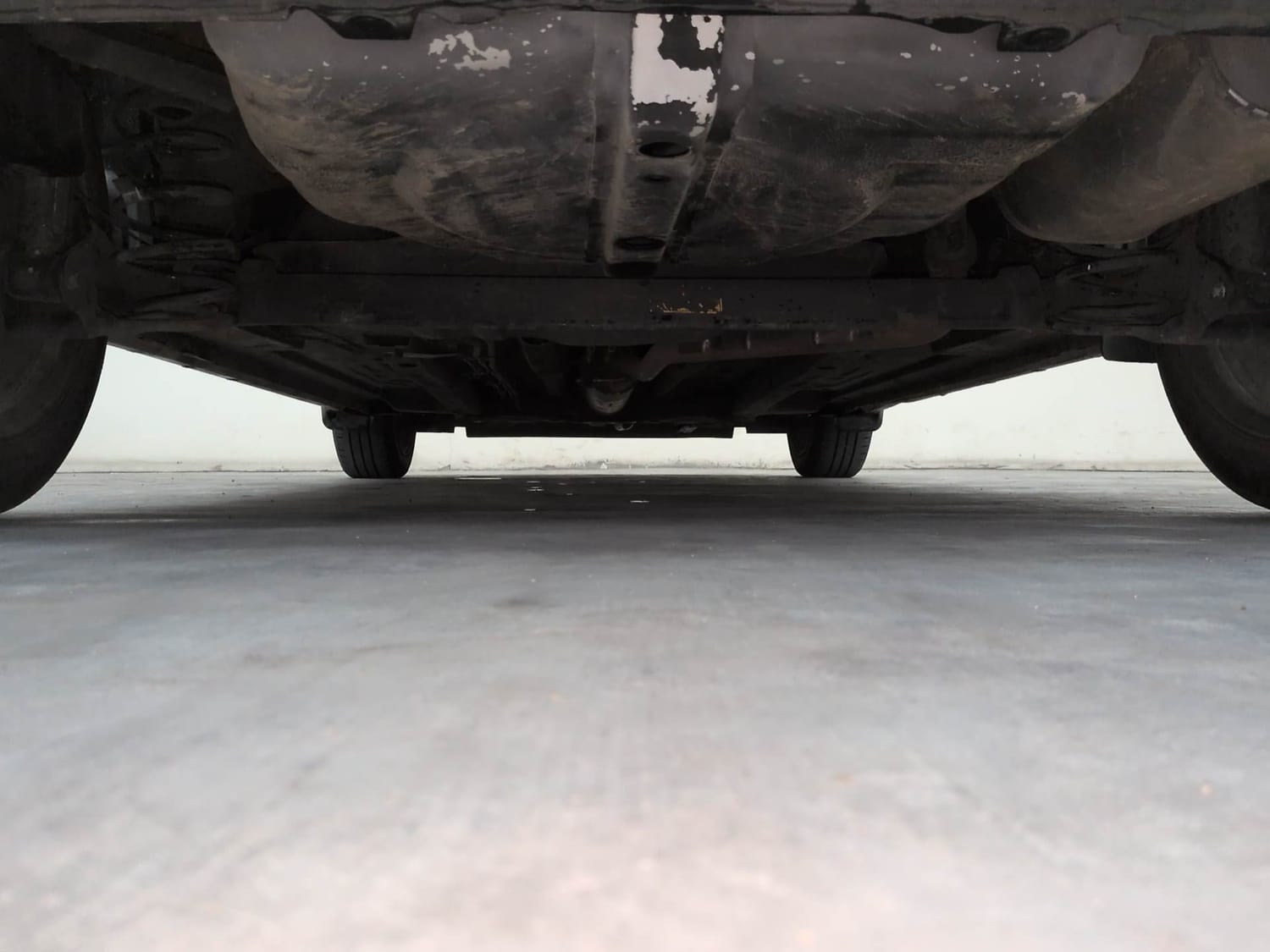 Used 2025 Tata Altroz XZA Lux Petrol Petrol Automatic extra REAR UNDERBODY VIEW (TAKEN FROM REAR)