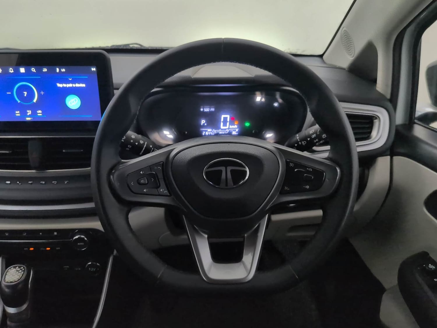 Used 2025 Tata Altroz XZA Lux Petrol Petrol Automatic interior STEERING VIEW