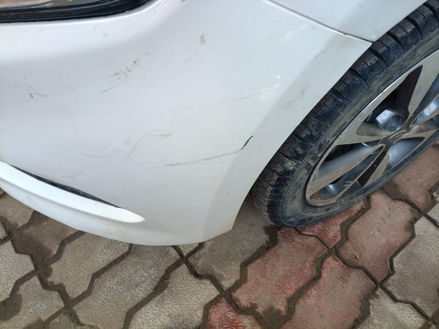 Used 2015 Hyundai Elite i20 Asta 1.2 Petrol Manual dents MINOR SCRATCH