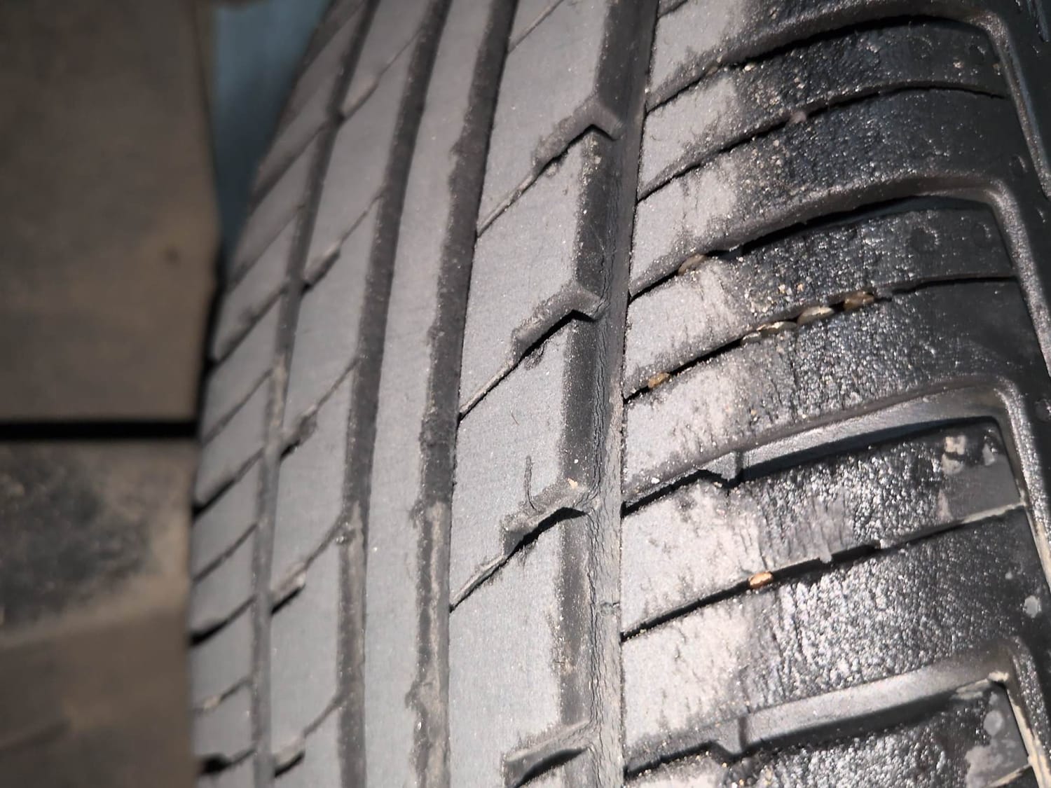 Used 2017 Renault Kwid 1.0 RXT AMT Petrol Automatic tyres LEFT REAR TYRE TREAD VIEW