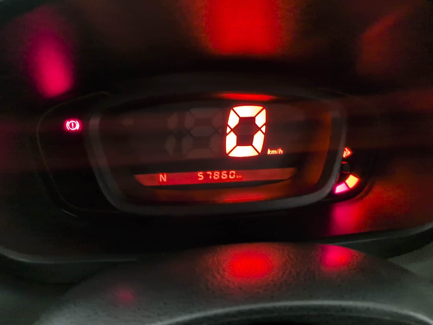 Used 2017 Renault Kwid 1.0 RXT AMT Petrol Automatic interior CLUSTERMETER VIEW