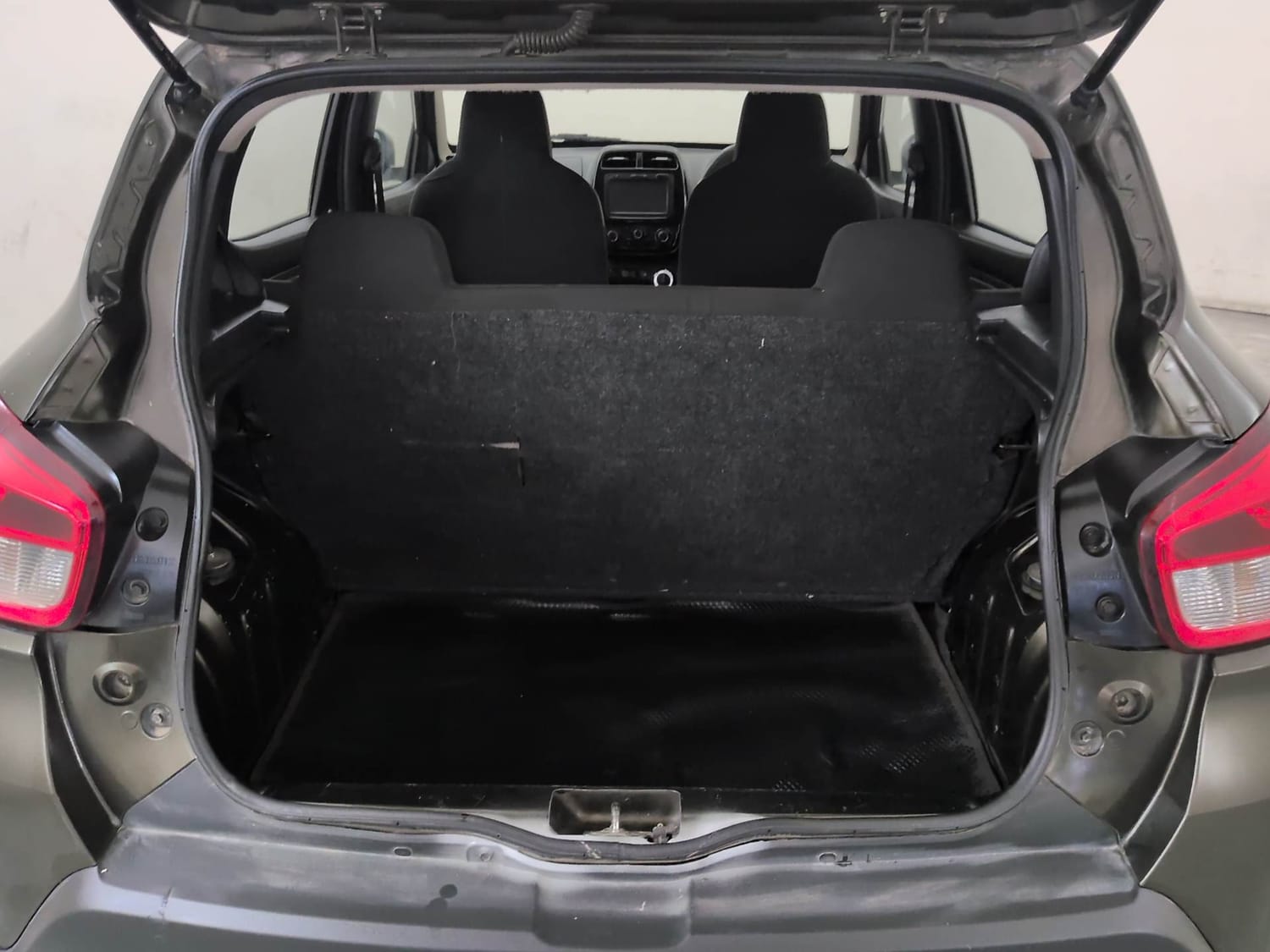 Used 2017 Renault Kwid 1.0 RXT AMT Petrol Automatic interior DICKY INSIDE VIEW