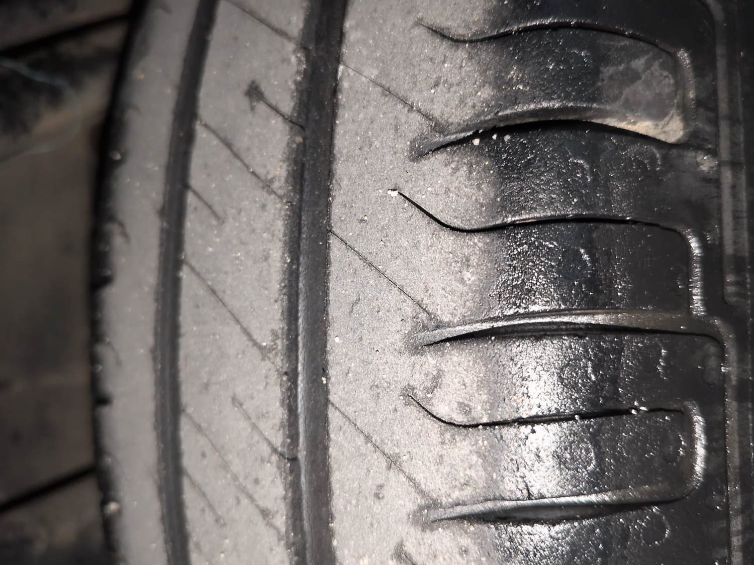 Used 2017 Renault Kwid 1.0 RXT AMT Petrol Automatic tyres RIGHT REAR TYRE TREAD VIEW