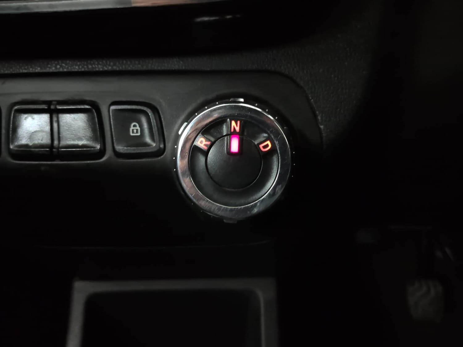 Used 2017 Renault Kwid 1.0 RXT AMT Petrol Automatic interior GEAR  KNOB VIEW