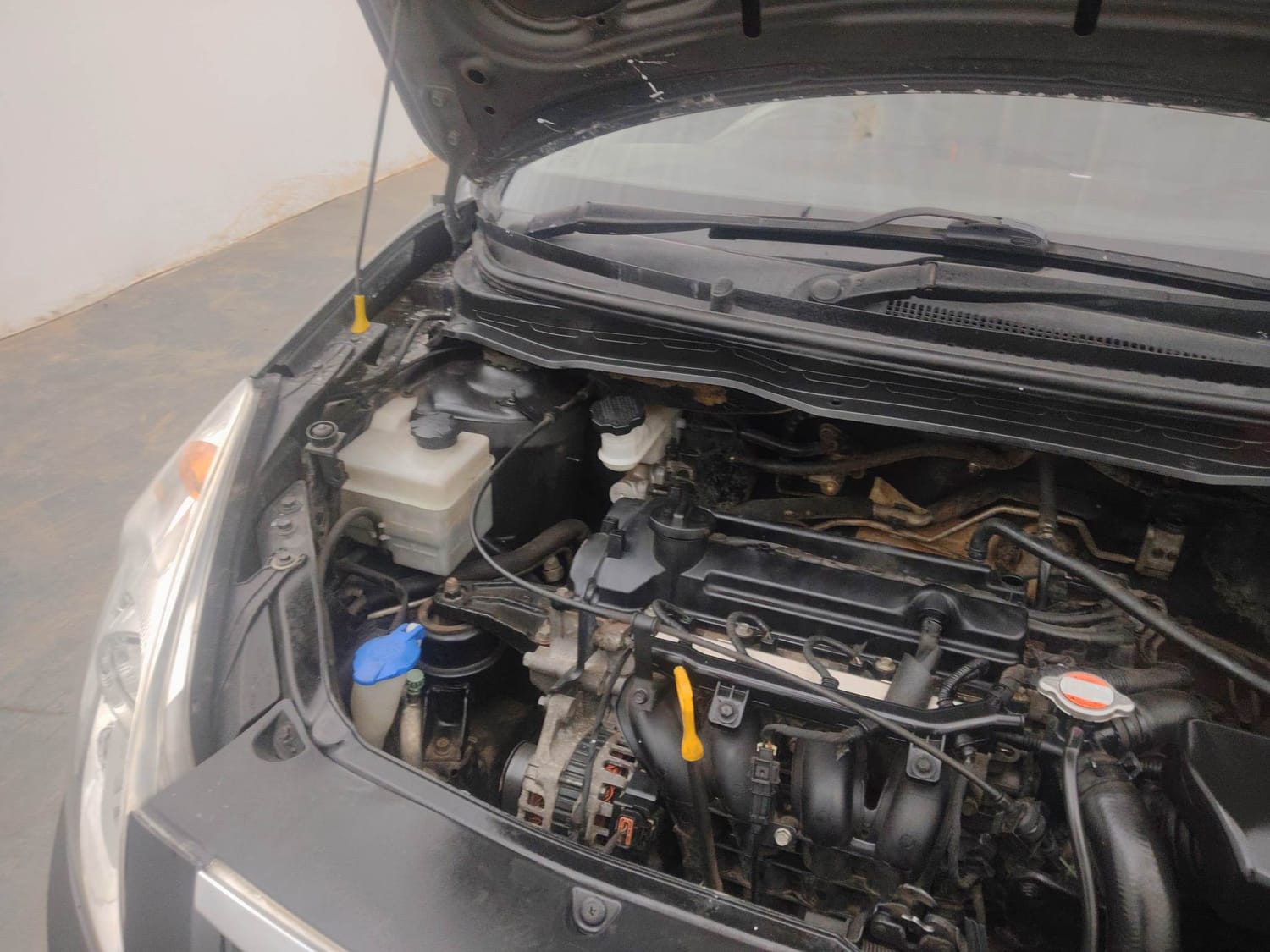 Used 2012 Hyundai i20 Sportz 1.2 BS-IV Petrol Manual engine ENGINE RIGHT SIDE VIEW