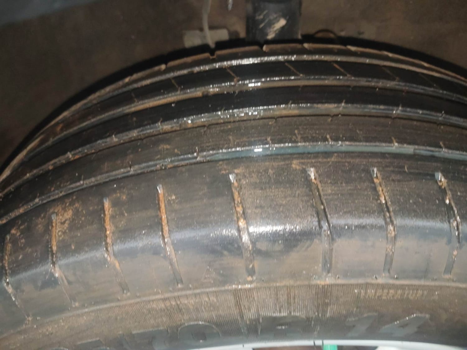 Used 2012 Hyundai i20 Sportz 1.2 BS-IV Petrol Manual tyres RIGHT FRONT TYRE TREAD VIEW