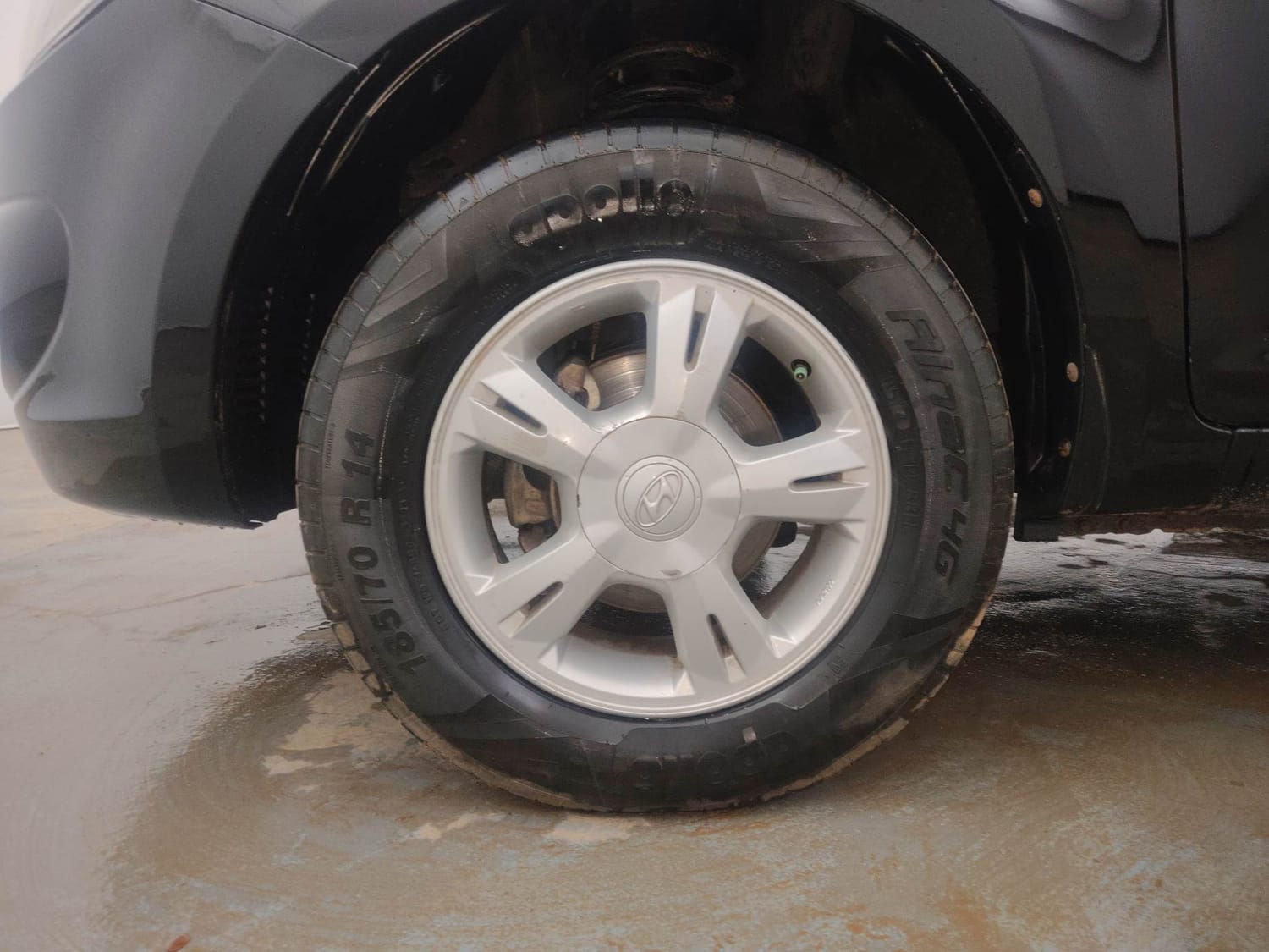 Used 2012 Hyundai i20 Sportz 1.2 BS-IV Petrol Manual tyres LEFT FRONT TYRE RIM VIEW