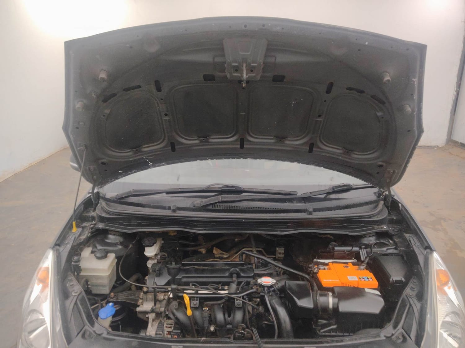 Used 2012 Hyundai i20 Sportz 1.2 BS-IV Petrol Manual engine ENGINE & BONNET OPEN FRONT VIEW