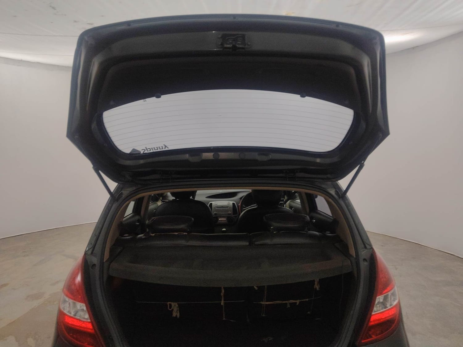 Used 2012 Hyundai i20 Sportz 1.2 BS-IV Petrol Manual interior DICKY DOOR OPEN VIEW