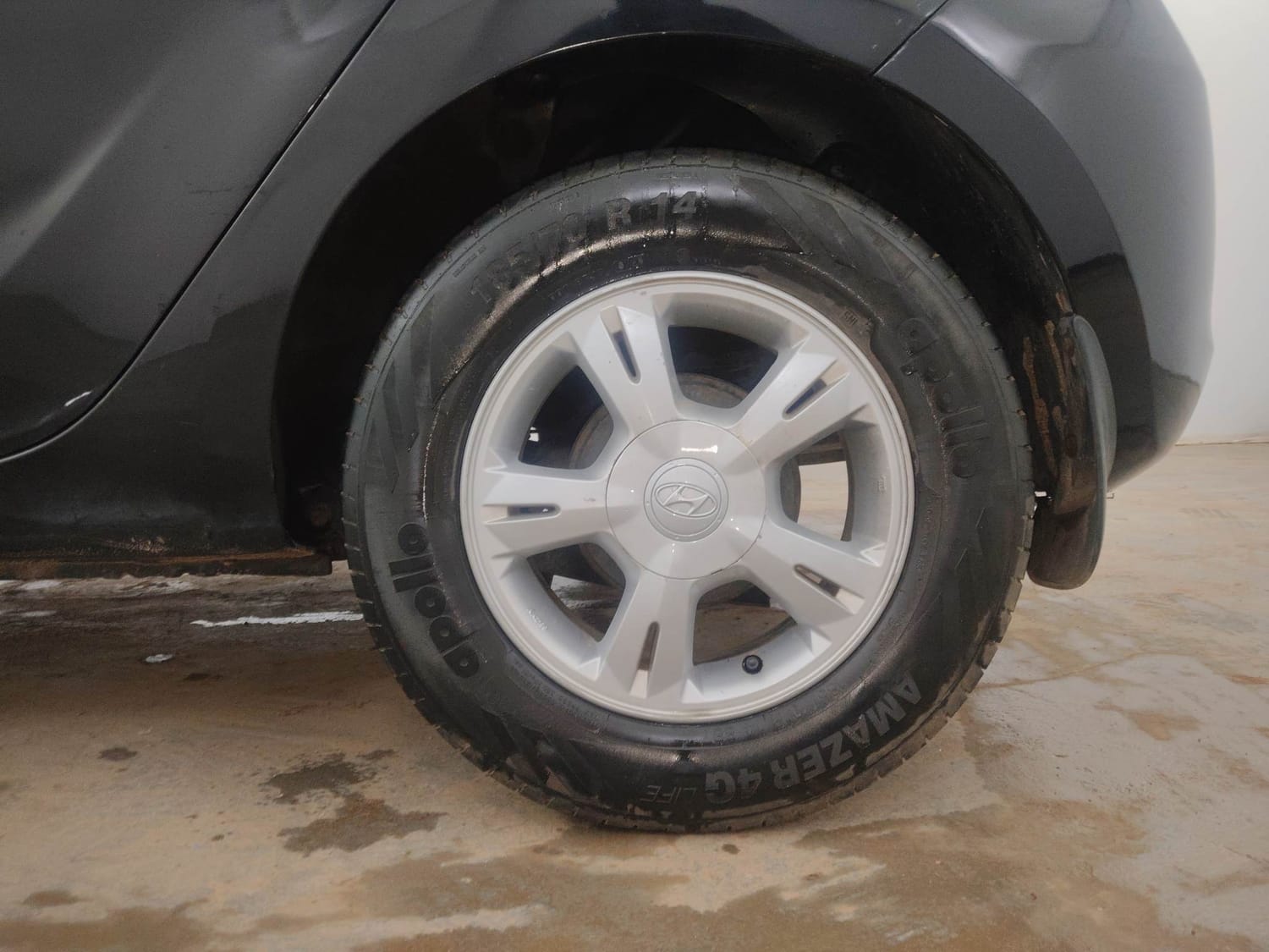 Used 2012 Hyundai i20 Sportz 1.2 BS-IV Petrol Manual tyres LEFT REAR TYRE RIM VIEW