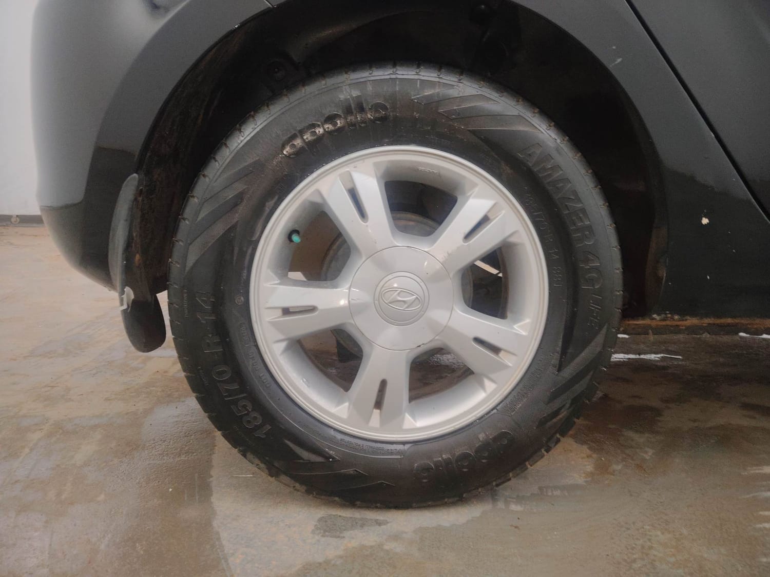 Used 2012 Hyundai i20 Sportz 1.2 BS-IV Petrol Manual tyres RIGHT REAR TYRE RIM VIEW