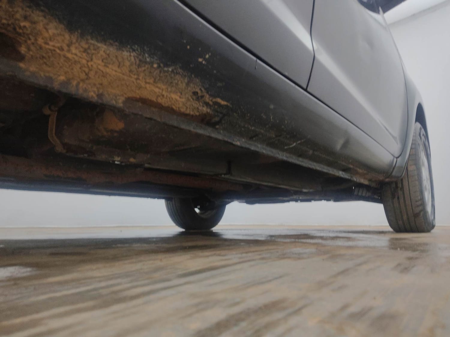 Used 2012 Hyundai i20 Sportz 1.2 BS-IV Petrol Manual extra REAR RIGHT UNDERBODY VIEW