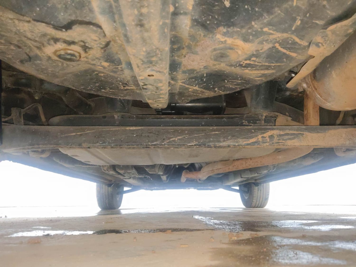 Used 2012 Hyundai i20 Sportz 1.2 BS-IV Petrol Manual extra REAR UNDERBODY VIEW (TAKEN FROM REAR)