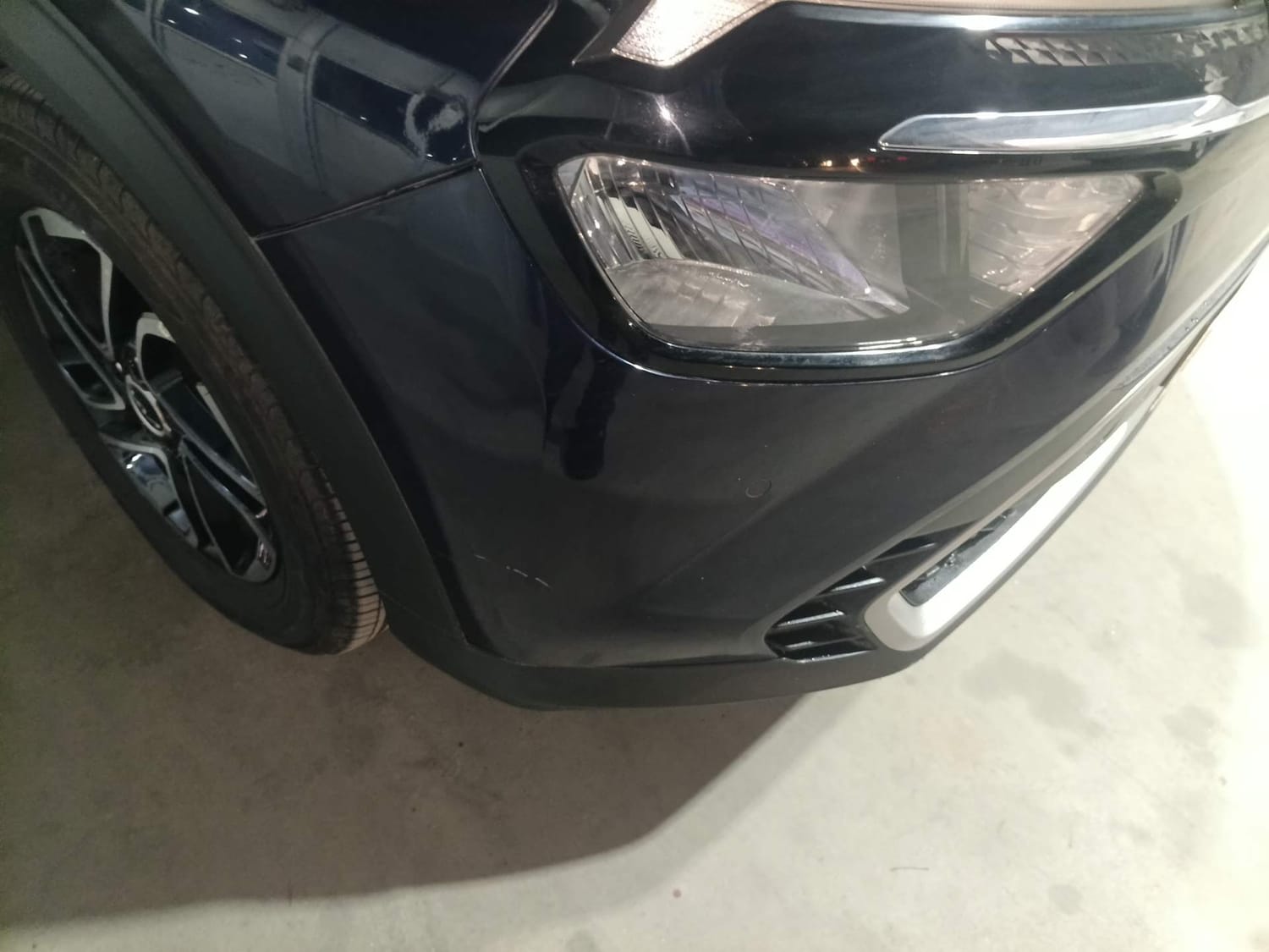 Used 2023 Kia Carens Prestige 1.4 Petrol MT 7 STR Petrol Manual dents MINOR SCRATCH