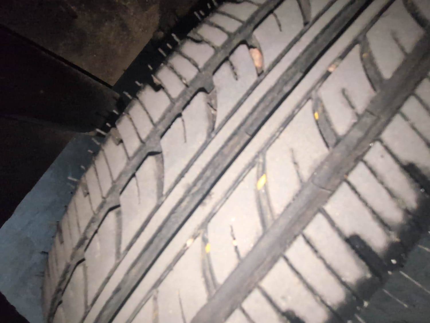 Used 2019 Renault Kwid RXT (O) 1.0 SCE Edition Petrol Manual tyres RIGHT REAR TYRE TREAD VIEW